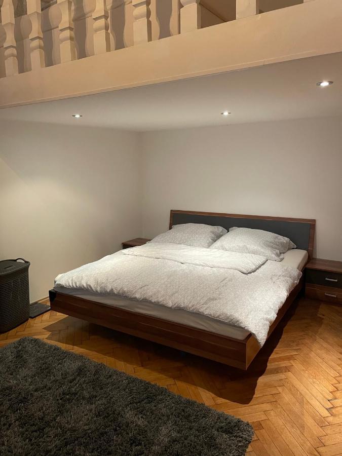 1080 Apartament